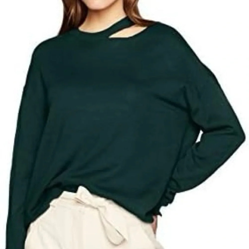 EVIDNT Dark Green Cut Out Pullover Sweater. NWT. Women’s Medium